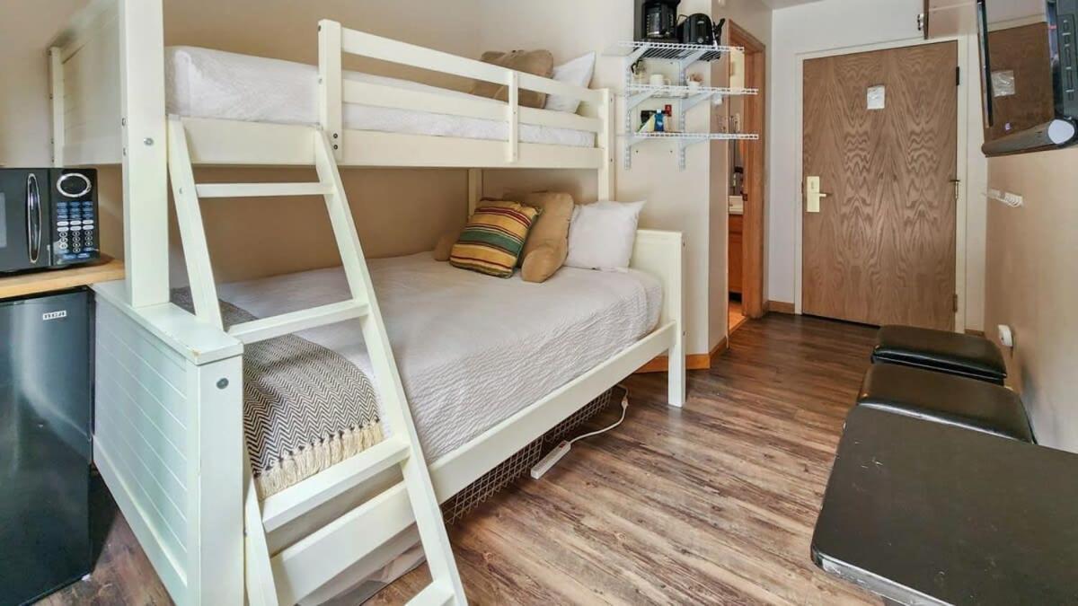 Cozy Studio With Shared Pool -3 Min To Ski Lift Breckenridge Exterior photo